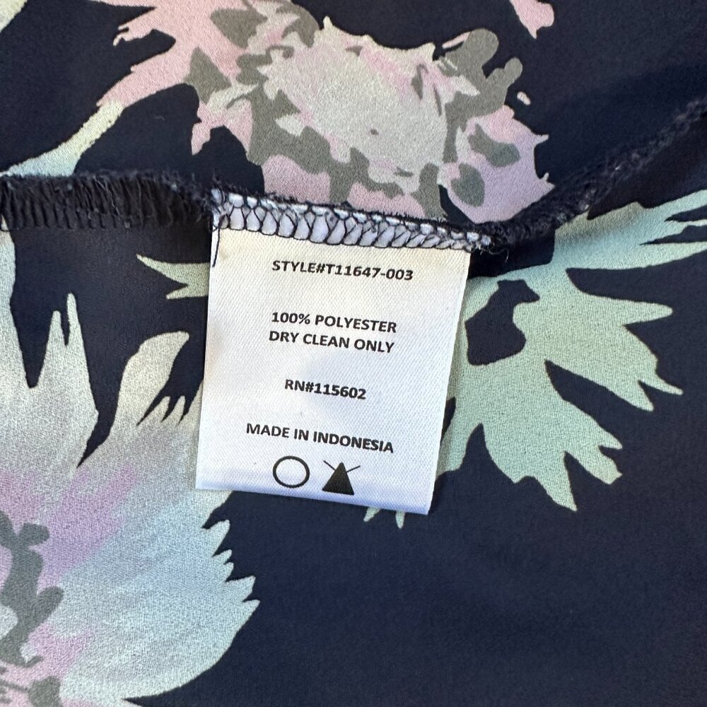 NORDSTROM Lush Sleeveless Floral Blouse Top Size Large V Neck - Picture 10 of 11